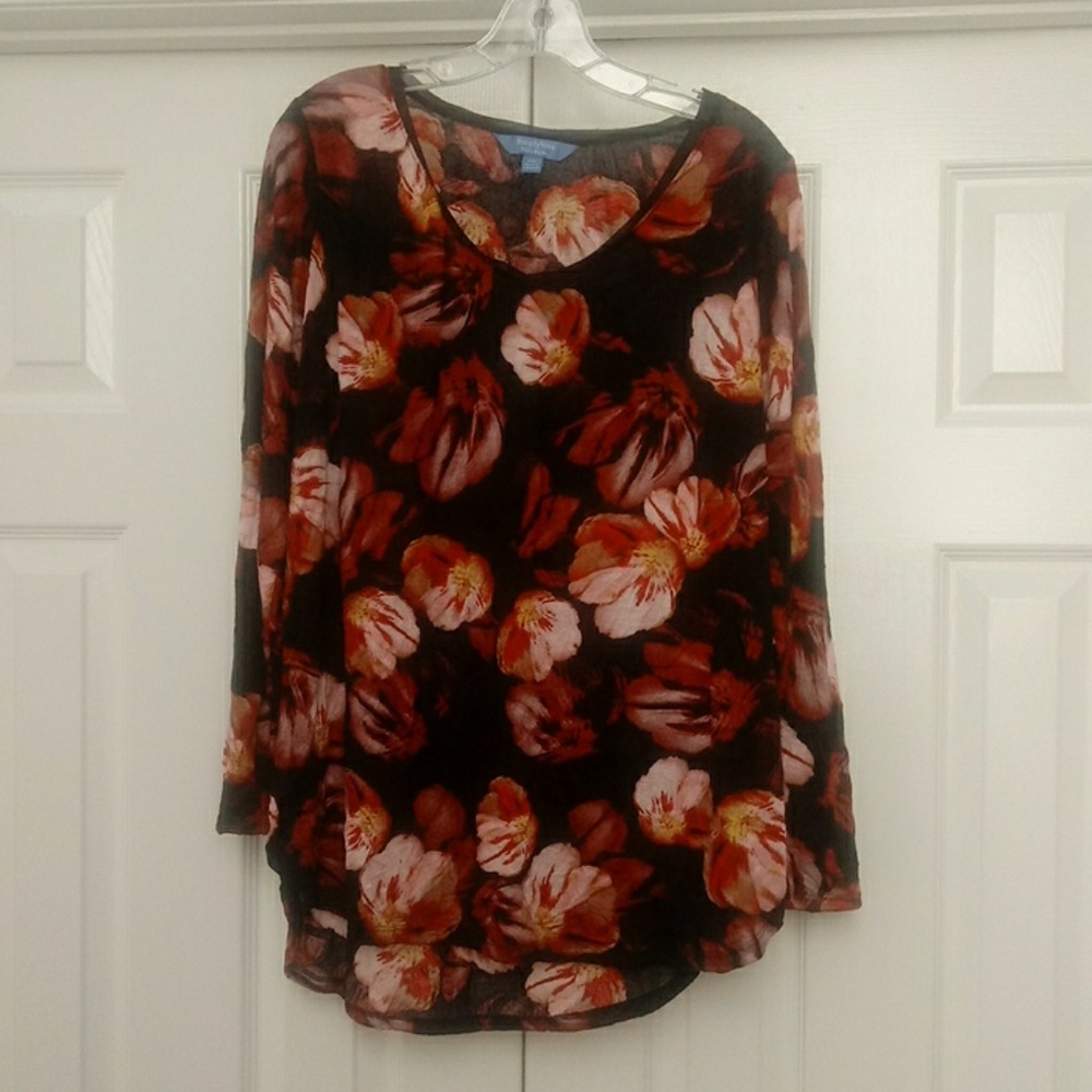 Simply Vera black floral shirt